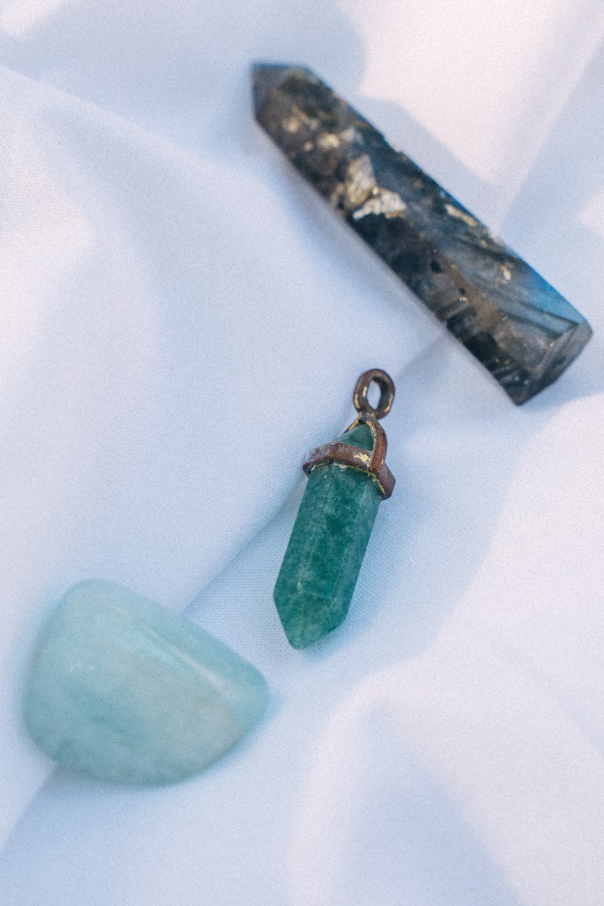 Aquamarine healing crystals for energy work